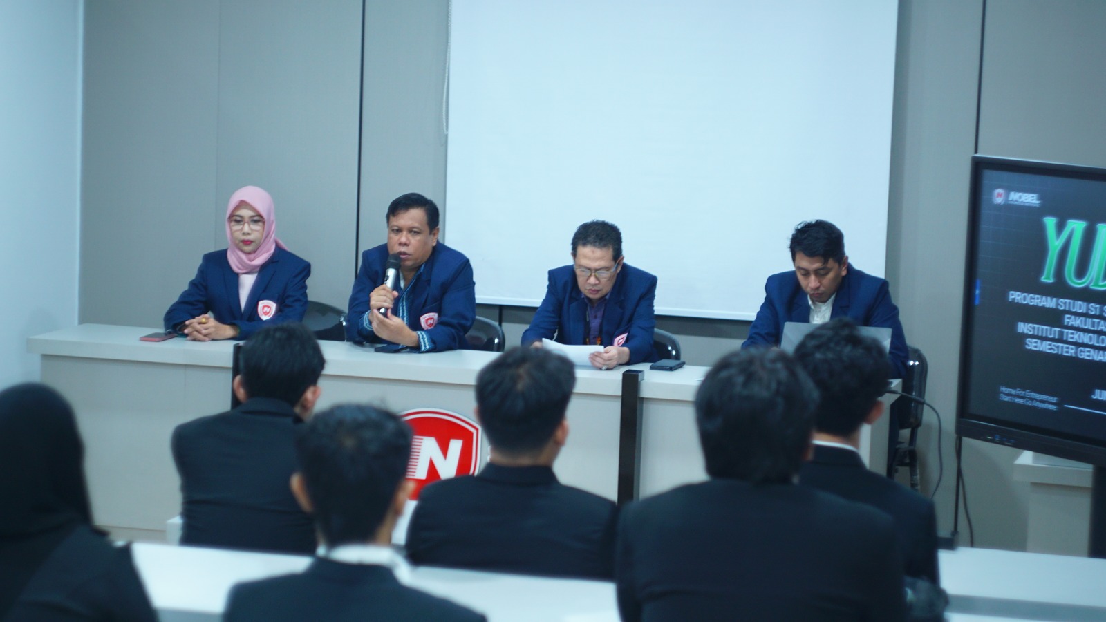 Pasca Yudisium, Alumni FTI Nobel Indonesia Diingatkan Bersiap Hadapi Tantangan AI dan Cyber Security